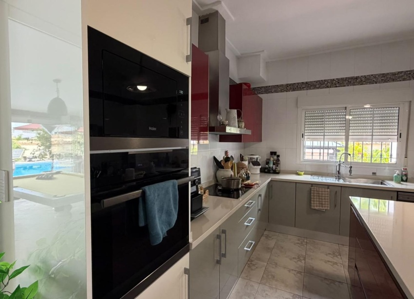 Resale - Farm Estate / Country Property - Catral - Comunidad valenciana