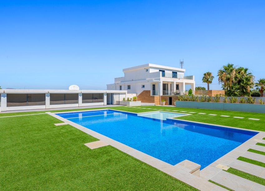 Resale - Farm Estate / Country Property - Los Montesinos - La Herrada