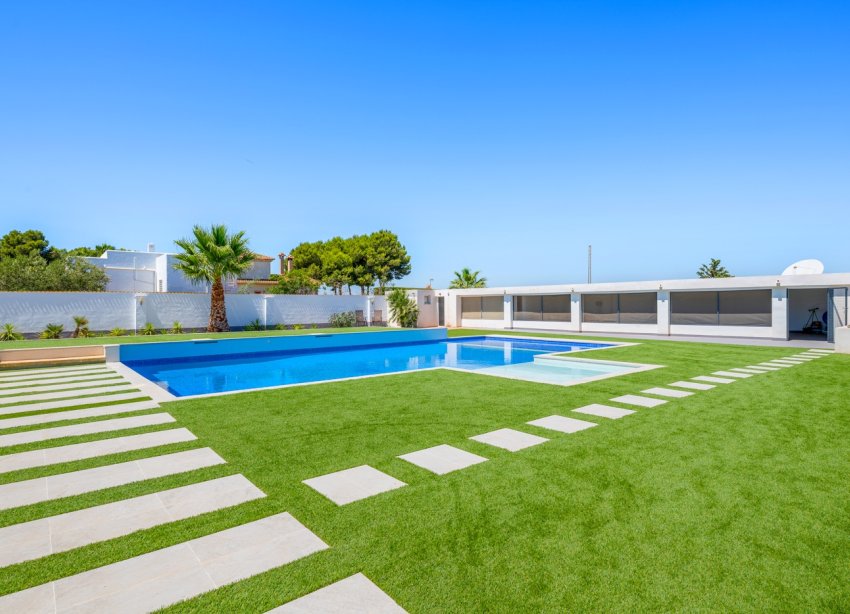 Resale - Farm Estate / Country Property - Los Montesinos - La Herrada