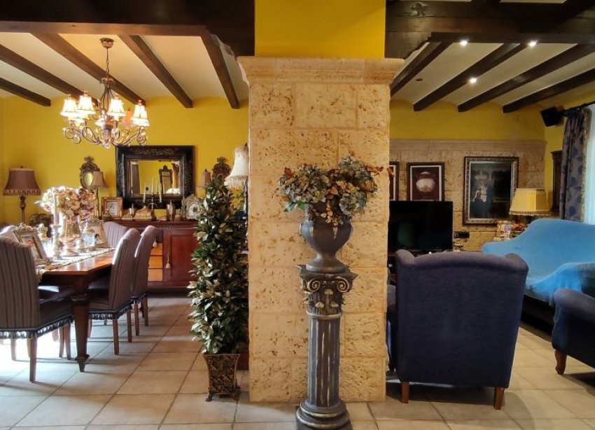 Resale - Farm Estate / Country Property - Orihuela