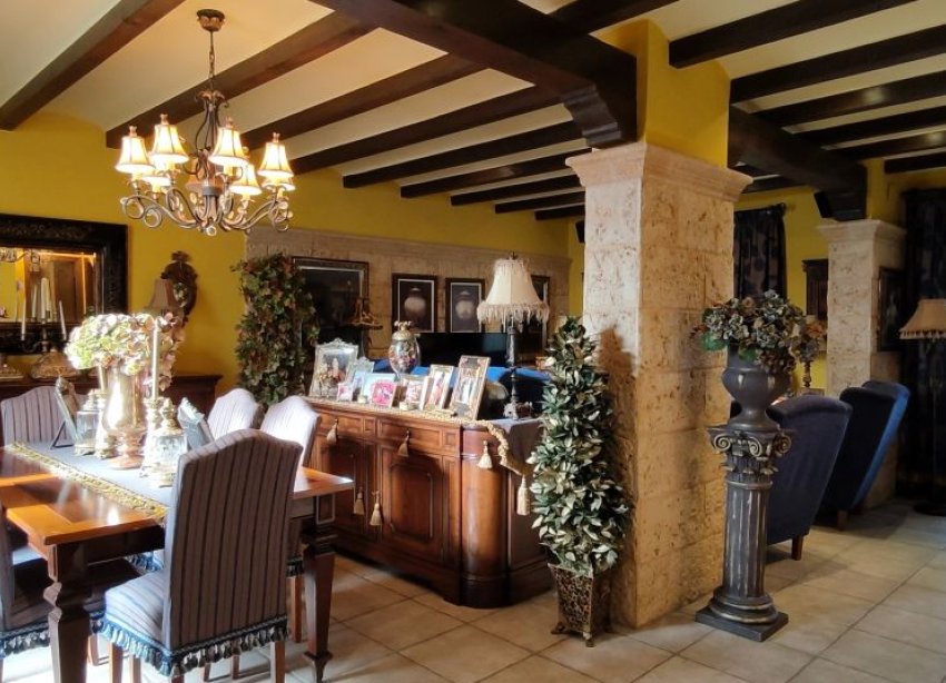 Resale - Farm Estate / Country Property - Orihuela