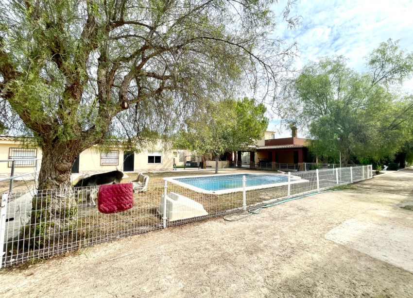 Resale - Farm Estate / Country Property - Orihuela