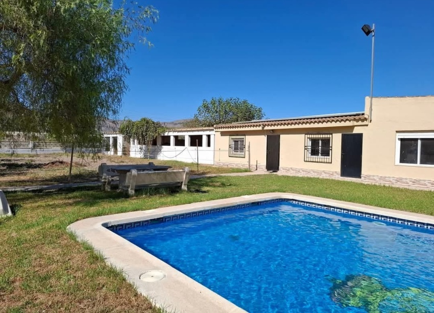 Resale - Farm Estate / Country Property - Orihuela