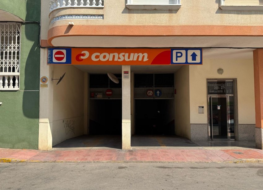 Resale - garage - Torrevieja - Centro