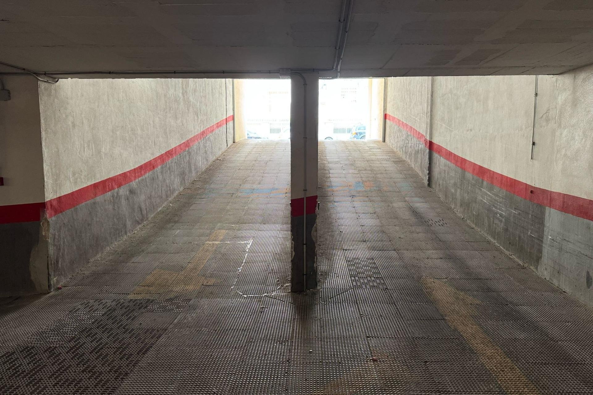 Resale - garage - Torrevieja - Centro