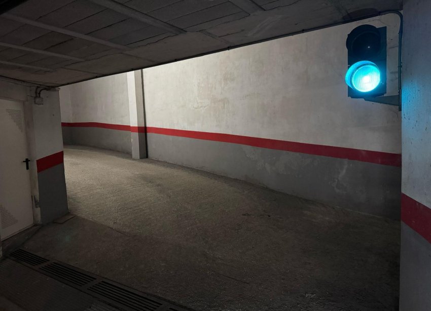 Resale - garage - Torrevieja - Centro