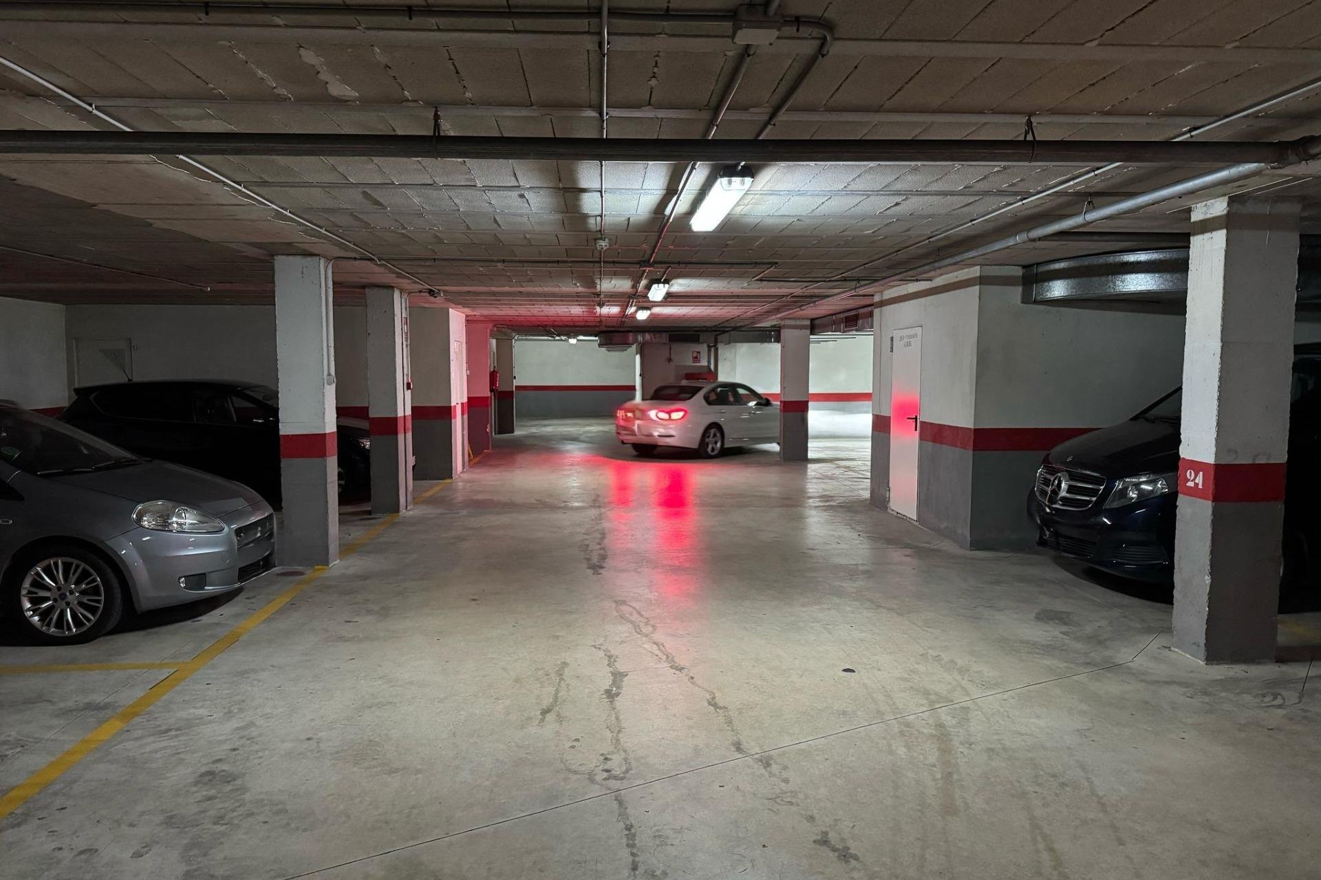 Resale - garage - Torrevieja - Centro