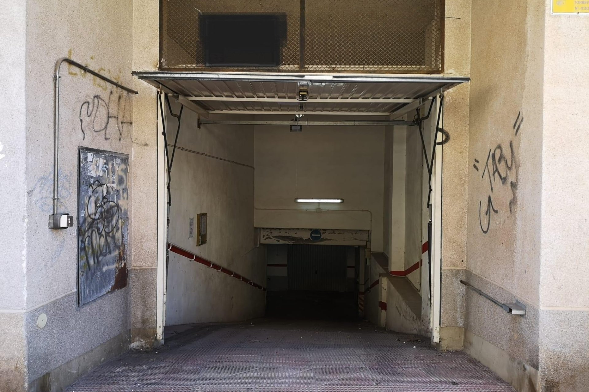 Resale - garage - Torrevieja - Playa de los locos