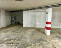 Resale - Parking Space / Garage - Torrevieja - Centro