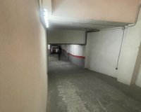 Resale - Parking Space / Garage - Torrevieja - Centro