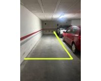 Resale - Parking Space / Garage - Torrevieja - Centro