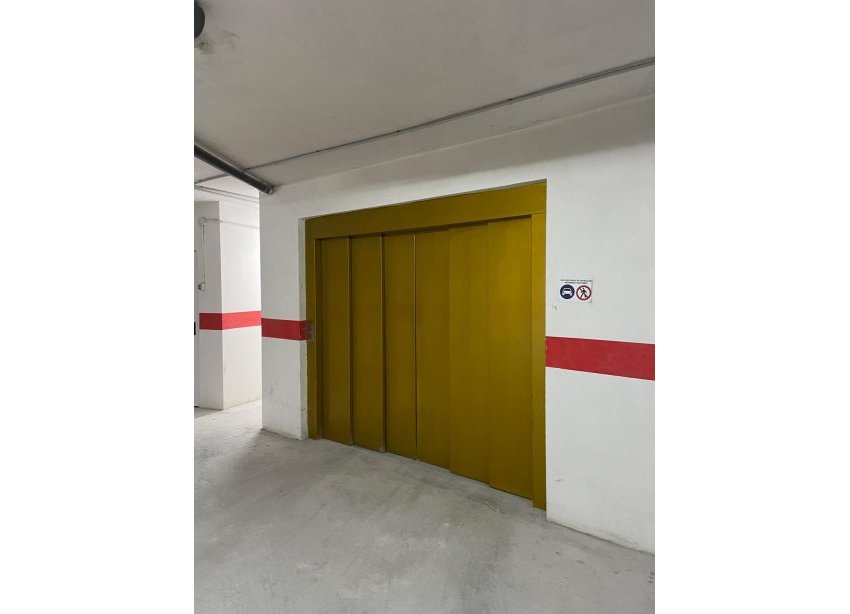 Resale - Parking Space / Garage - Torrevieja - La Mata