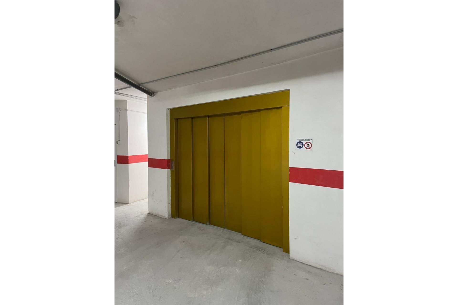 Resale - Parking Space / Garage - Torrevieja - La Mata