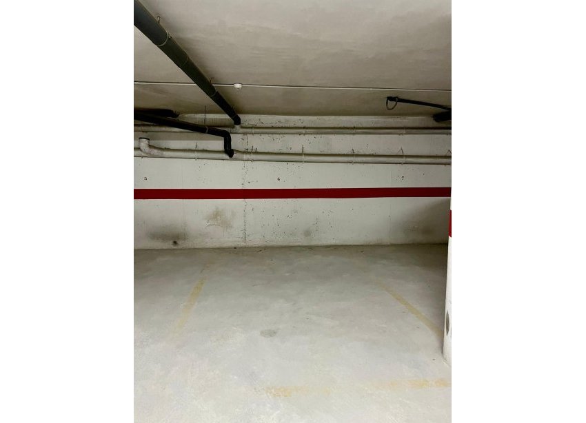 Resale - Parking Space / Garage - Torrevieja - La Mata