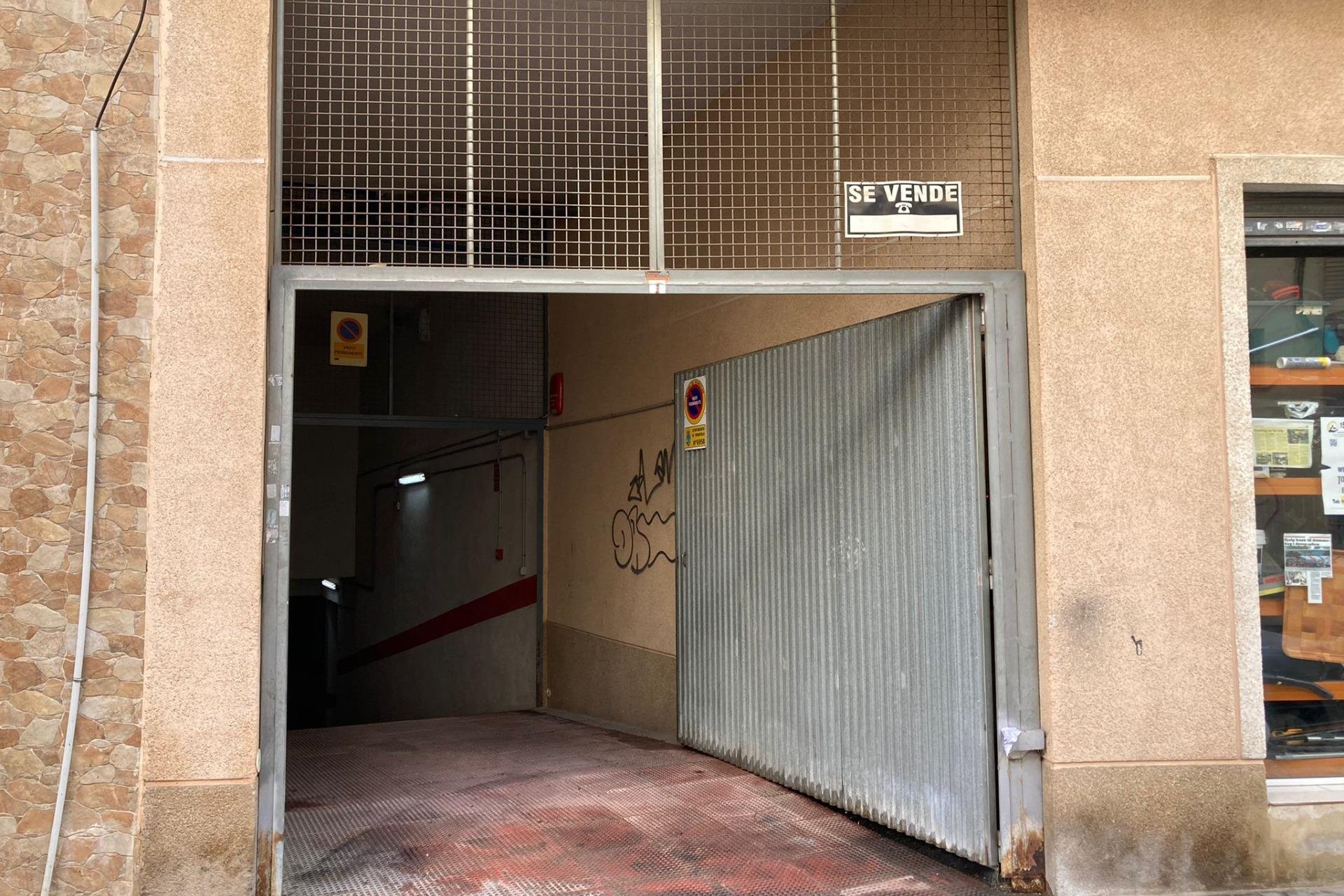 Resale - Parking Space / Garage - Torrevieja - Nueva Torrevieja