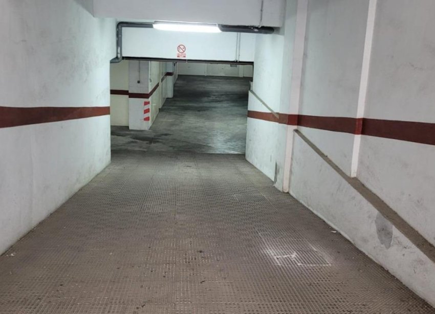 Resale - Parking - Torrevieja - Playa del cura