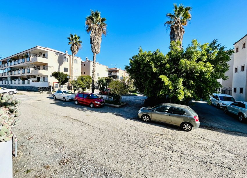 Resale - studio apartment - Torrevieja - El Chaparral