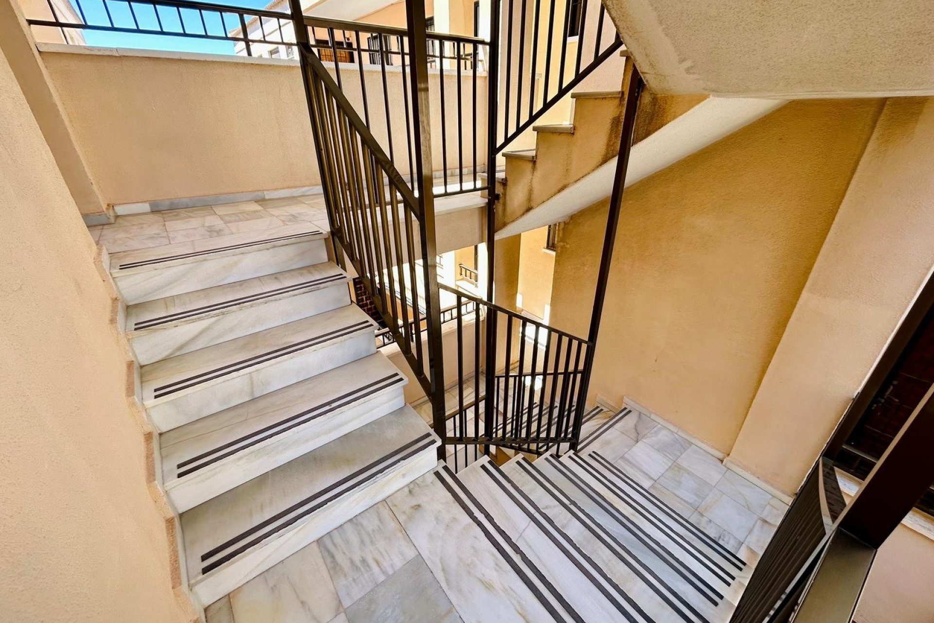 Resale - studio apartment - Torrevieja - El Chaparral