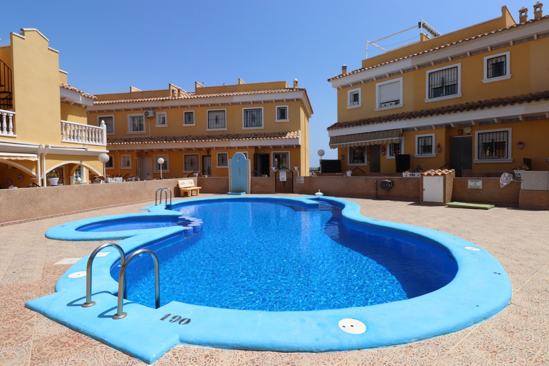 Resale - Terraced house / Townhouse - Algorfa - Montemar