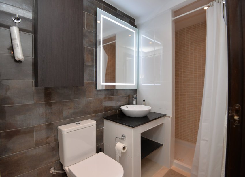 Resale - Terraced house / Townhouse - Alicante