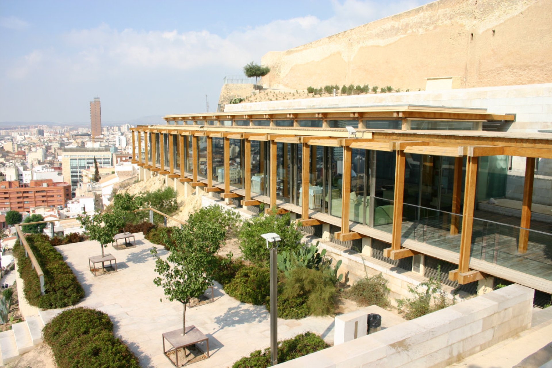 Resale - Terraced house / Townhouse - Alicante