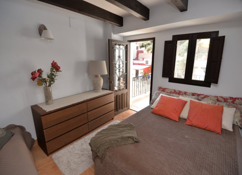 Resale - Terraced house / Townhouse - Alicante