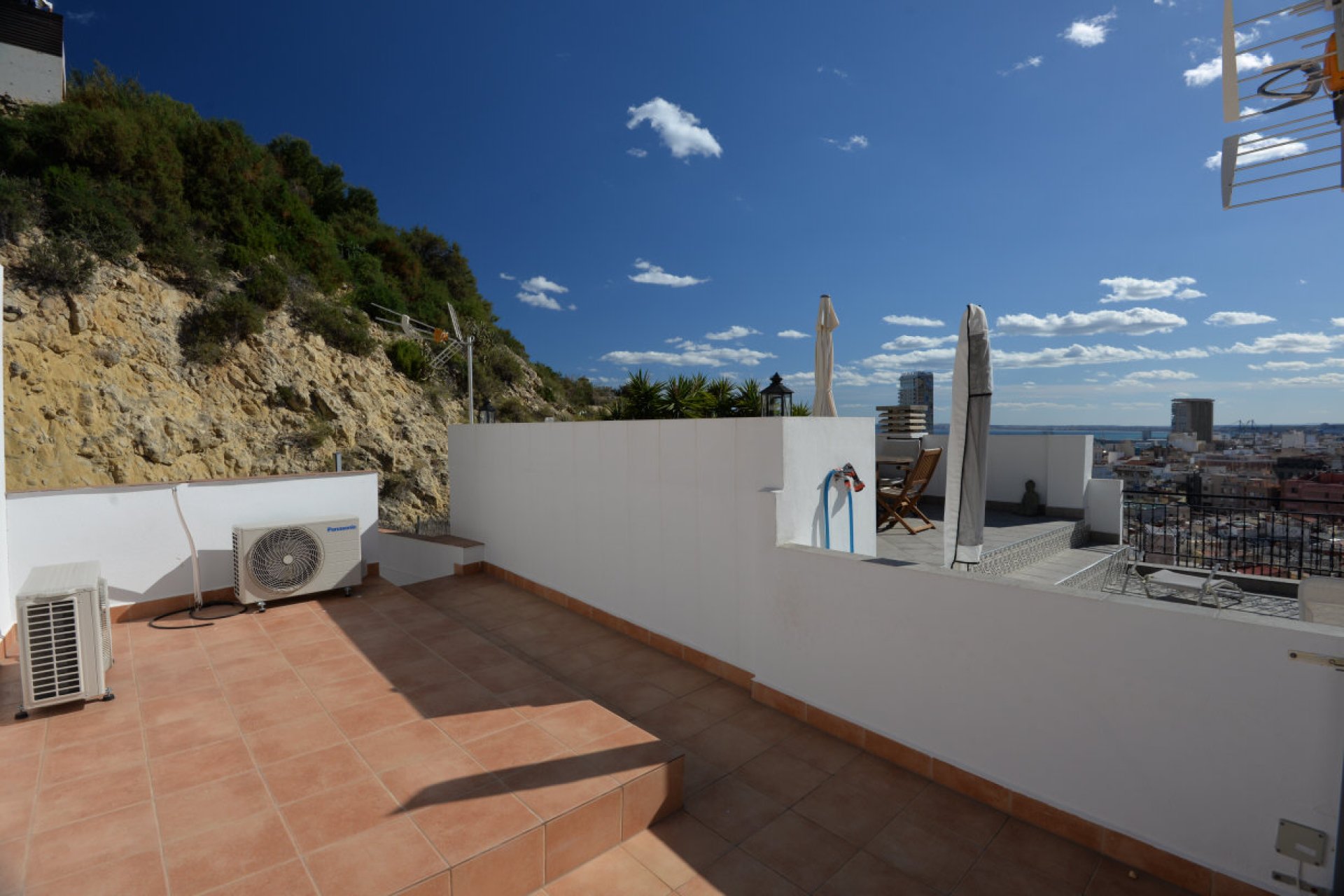 Resale - Terraced house / Townhouse - Alicante