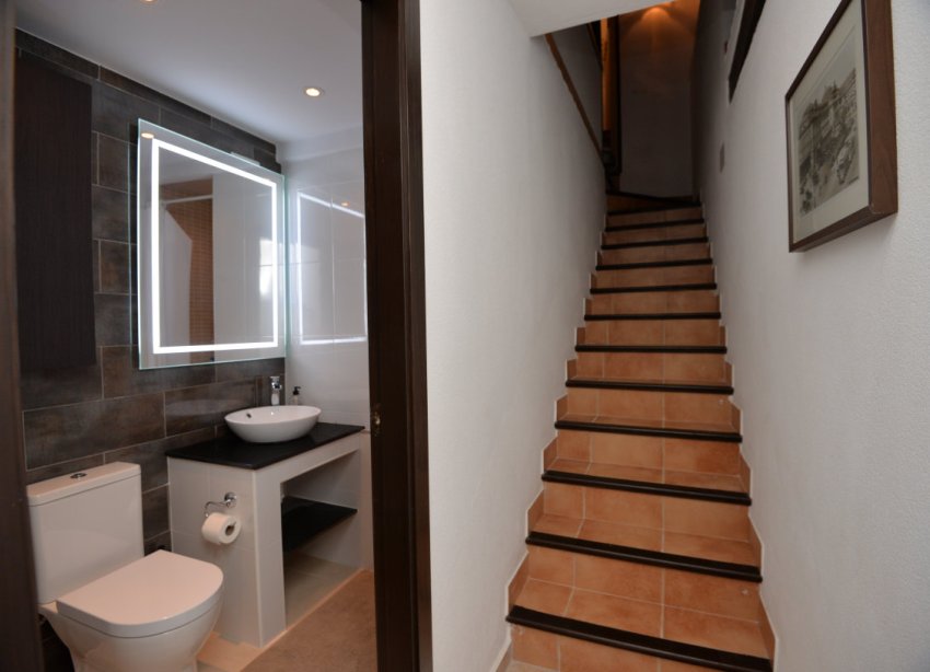 Resale - Terraced house / Townhouse - Alicante