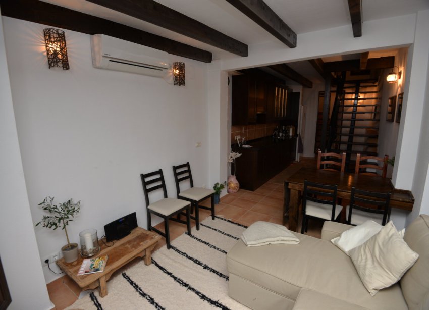Resale - Terraced house / Townhouse - Alicante