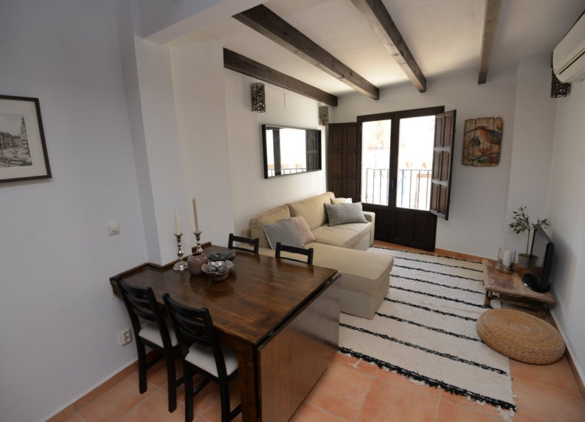 Resale - Terraced house / Townhouse - Alicante