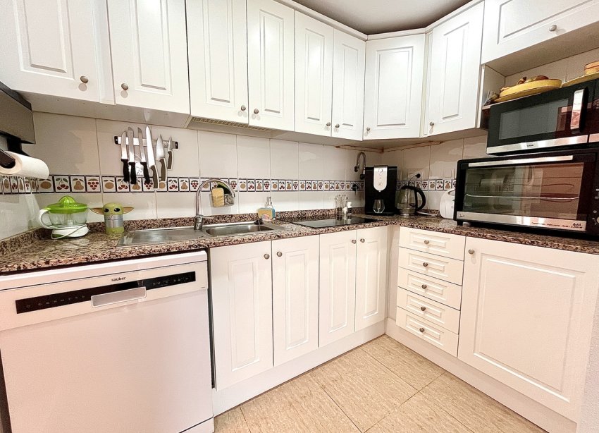 Resale - Terraced house / Townhouse - Avileses