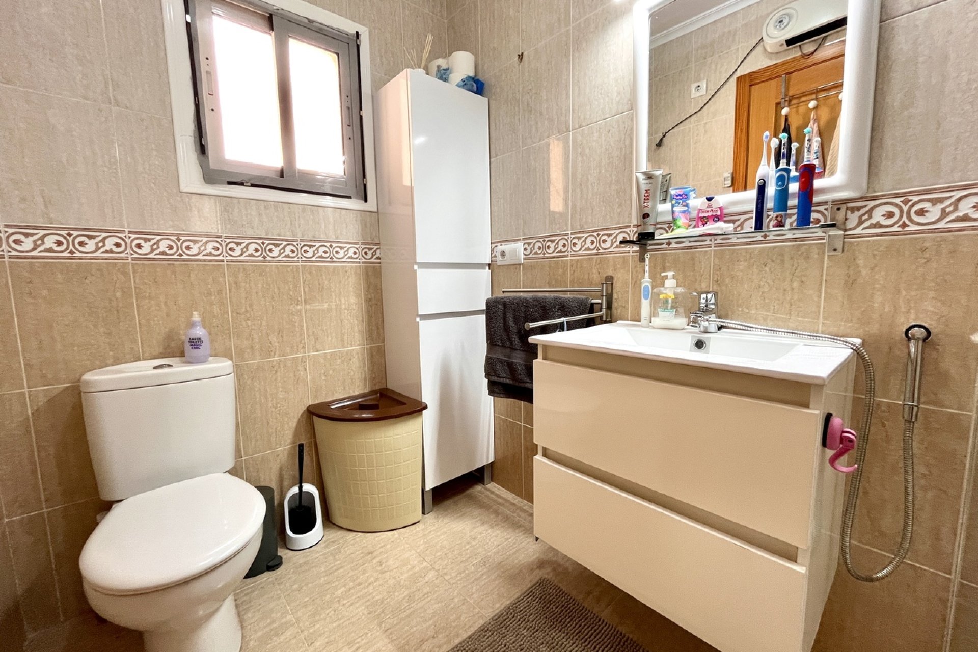 Resale - Terraced house / Townhouse - Avileses