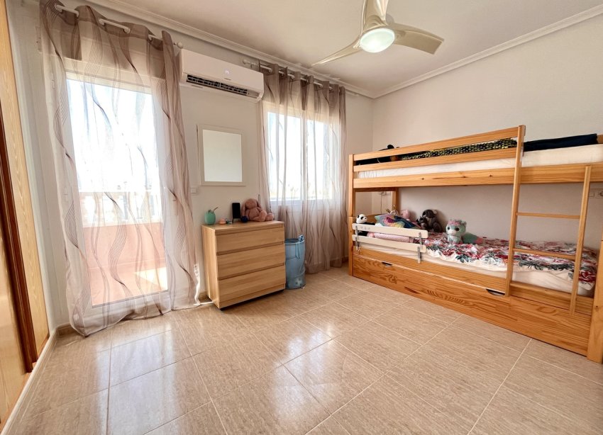 Resale - Terraced house / Townhouse - Avileses