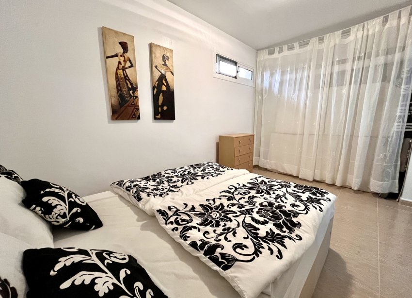 Resale - Terraced house / Townhouse - Avileses