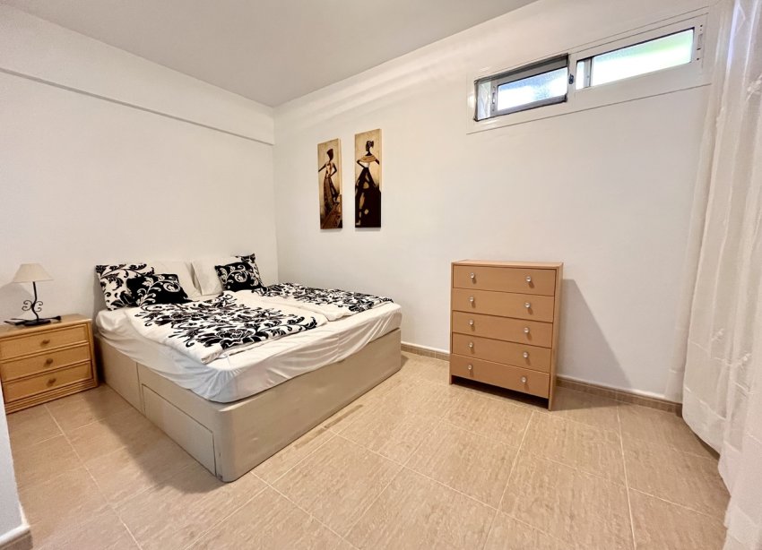 Resale - Terraced house / Townhouse - Avileses