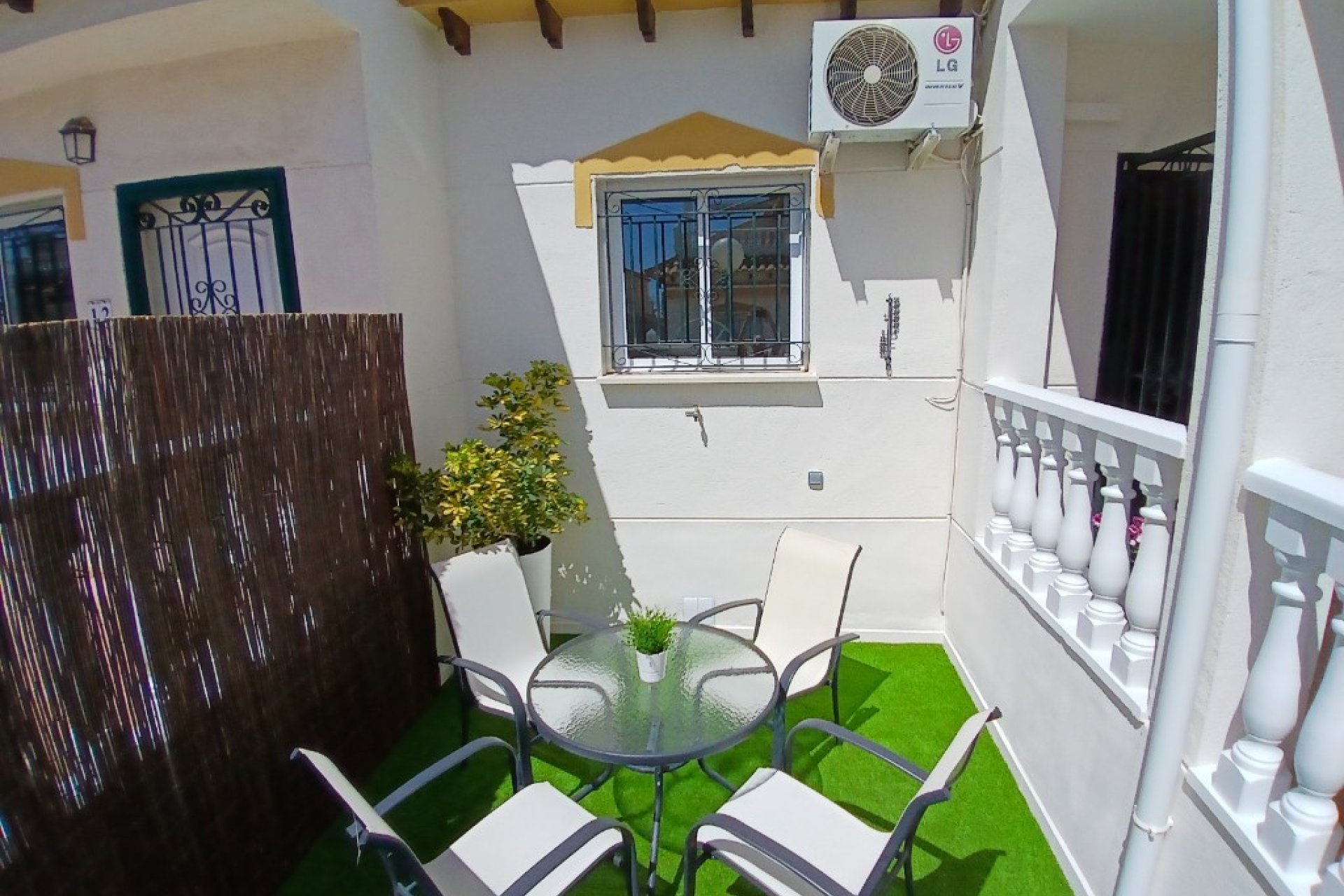 Resale - Terraced house / Townhouse - Costa Blanca - Orihuela Costa