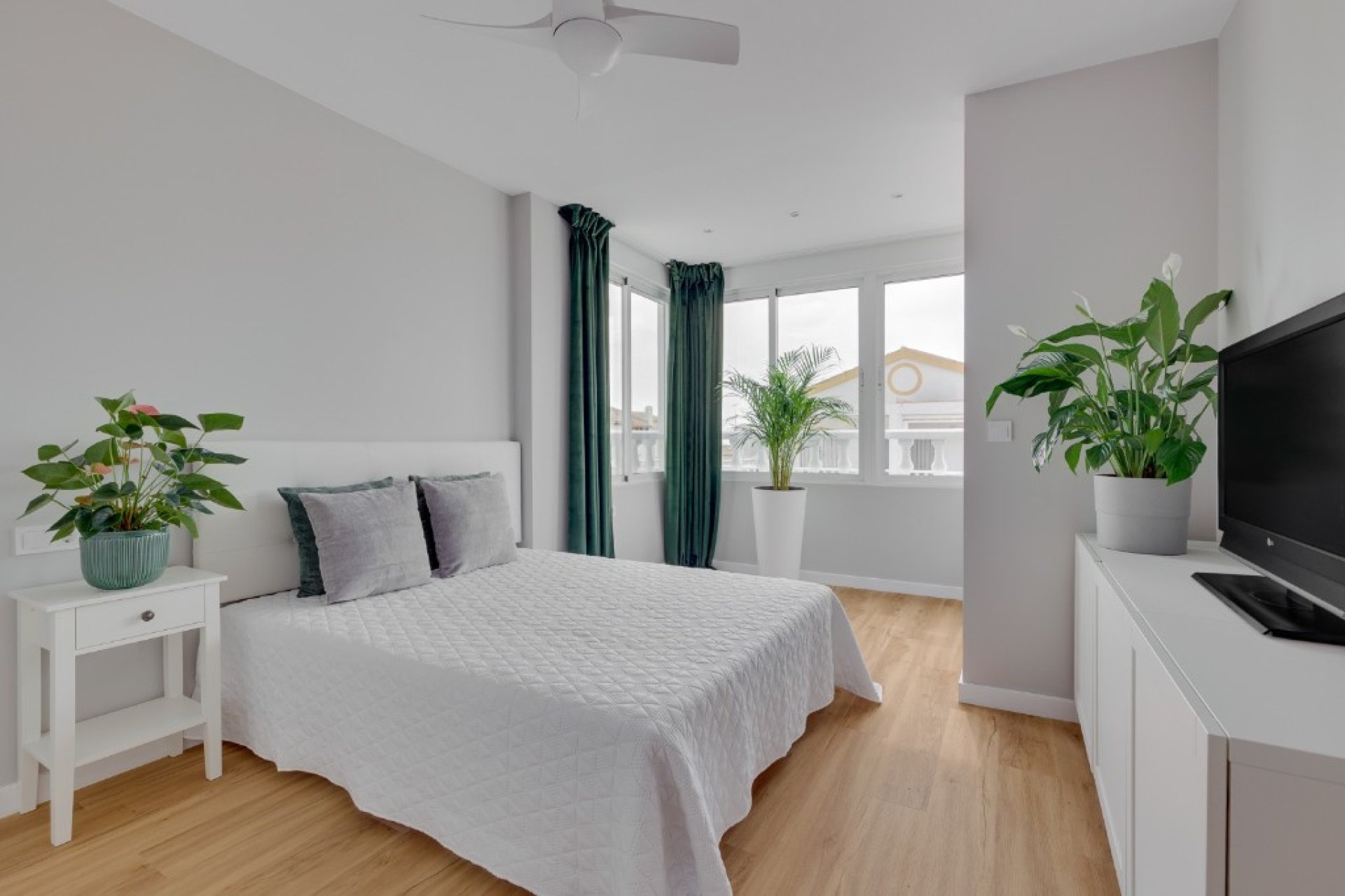 Resale - Terraced house / Townhouse - Costa Blanca - Orihuela Costa