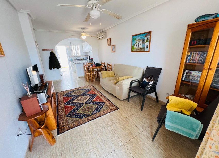 Resale - Terraced house / Townhouse - Daya Nueva