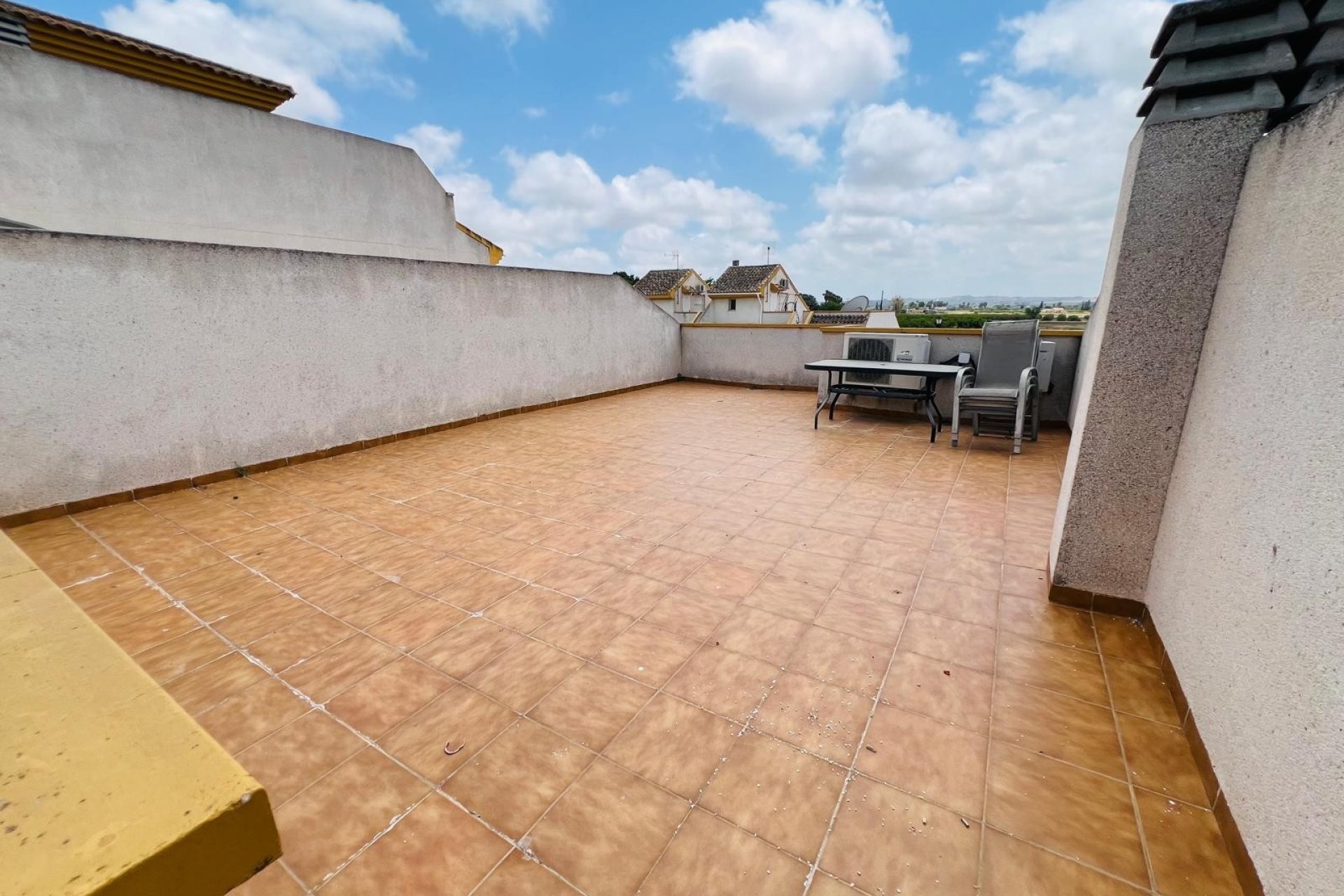 Resale - Terraced house / Townhouse - Daya Nueva