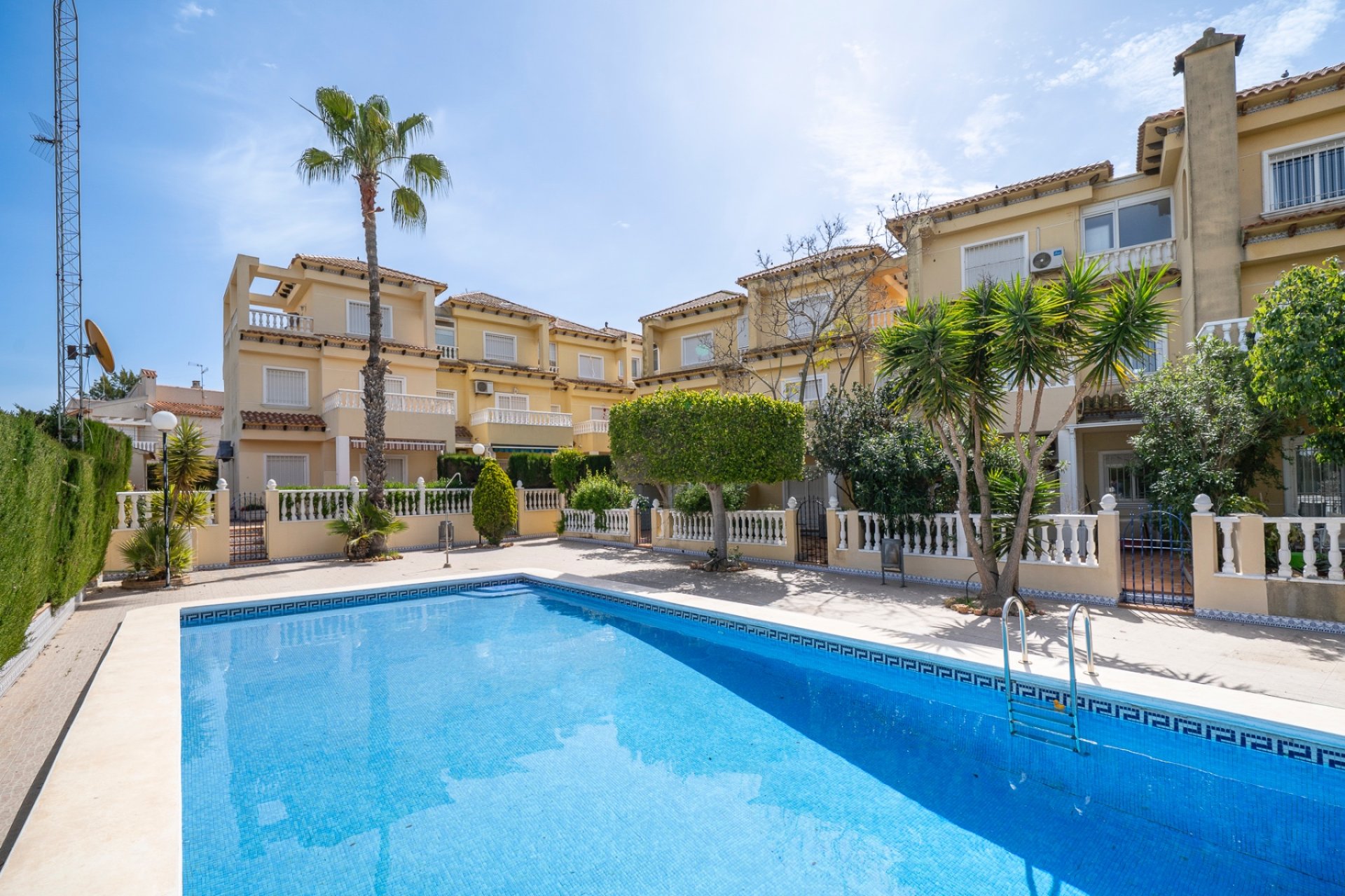 Resale - Terraced house / Townhouse - Guardamar del Segura - El moncayo