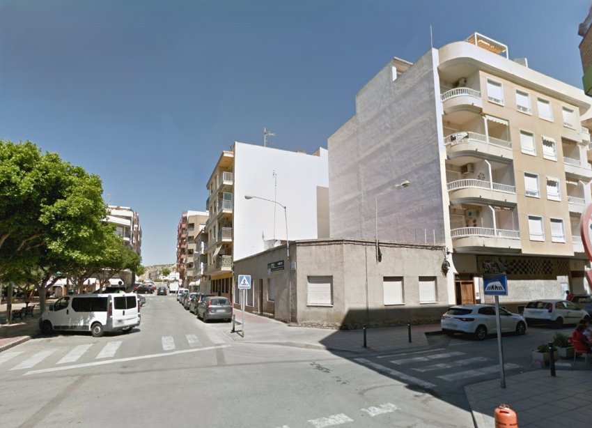 Resale - Terraced house / Townhouse - Guardamar del Segura - MERCADONA