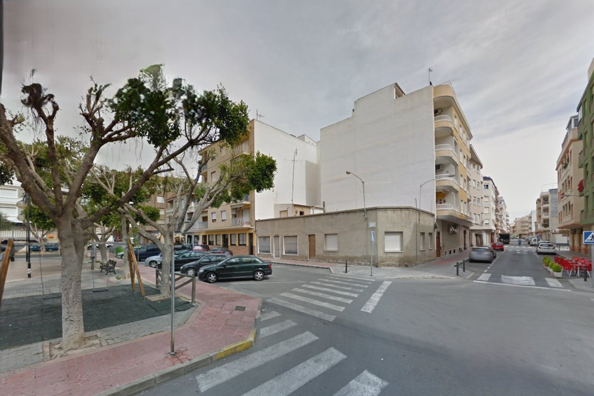 Resale - Terraced house / Townhouse - Guardamar del Segura - MERCADONA