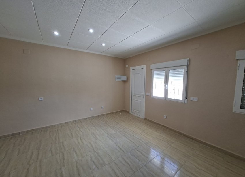 Resale - Terraced house / Townhouse - La Marina - La Marina - Urbanization