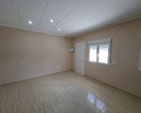Resale - Terraced house / Townhouse - La Marina - La Marina - Urbanization