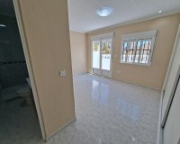 Resale - Terraced house / Townhouse - La Marina - La Marina - Urbanization