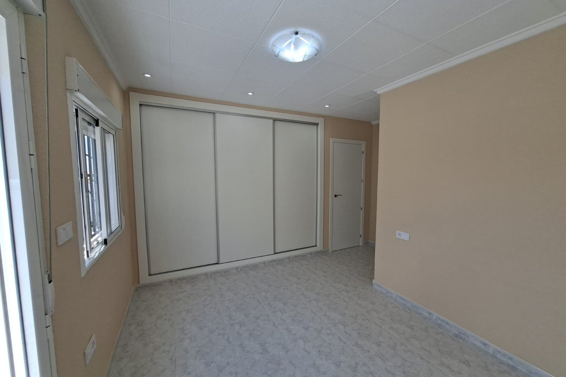 Resale - Terraced house / Townhouse - La Marina - La Marina - Urbanization