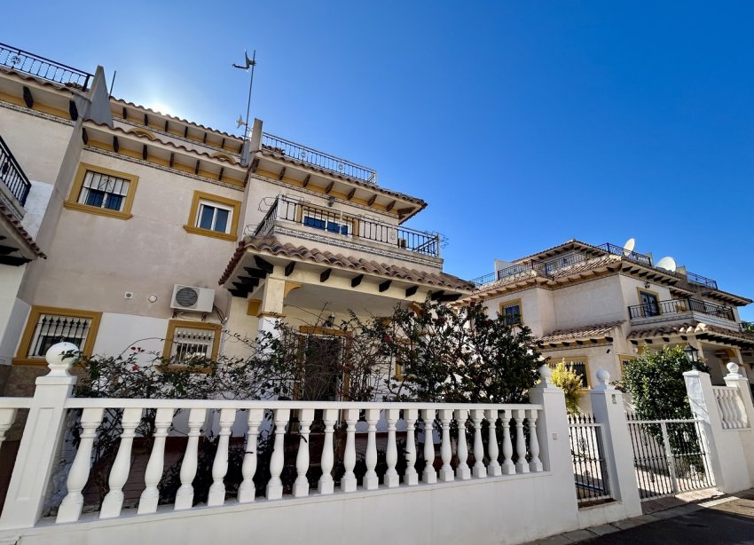 Resale - Terraced house / Townhouse - Orihuela Costa - Cabo Roig