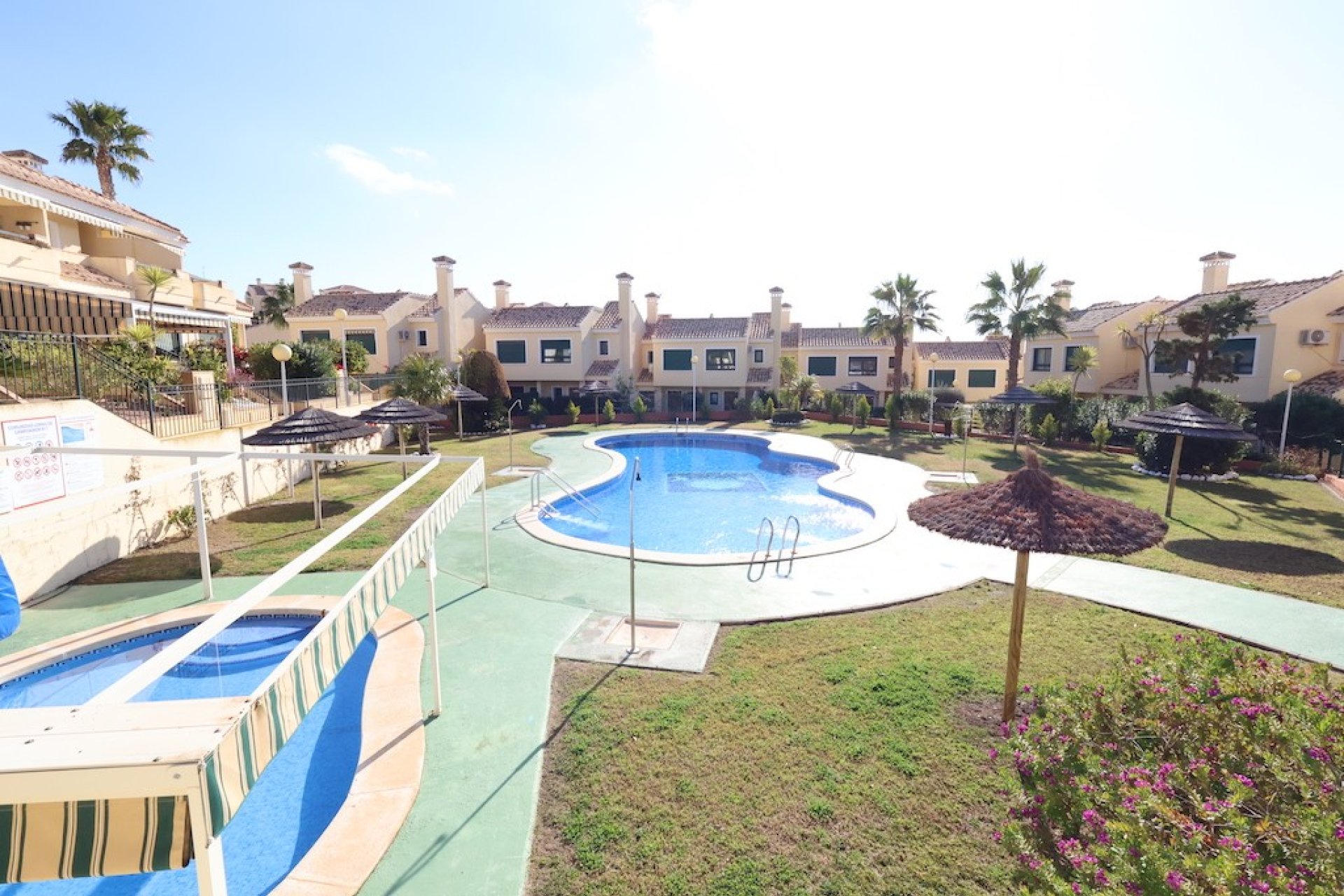 Resale - Terraced house / Townhouse - Orihuela Costa - Campoamor