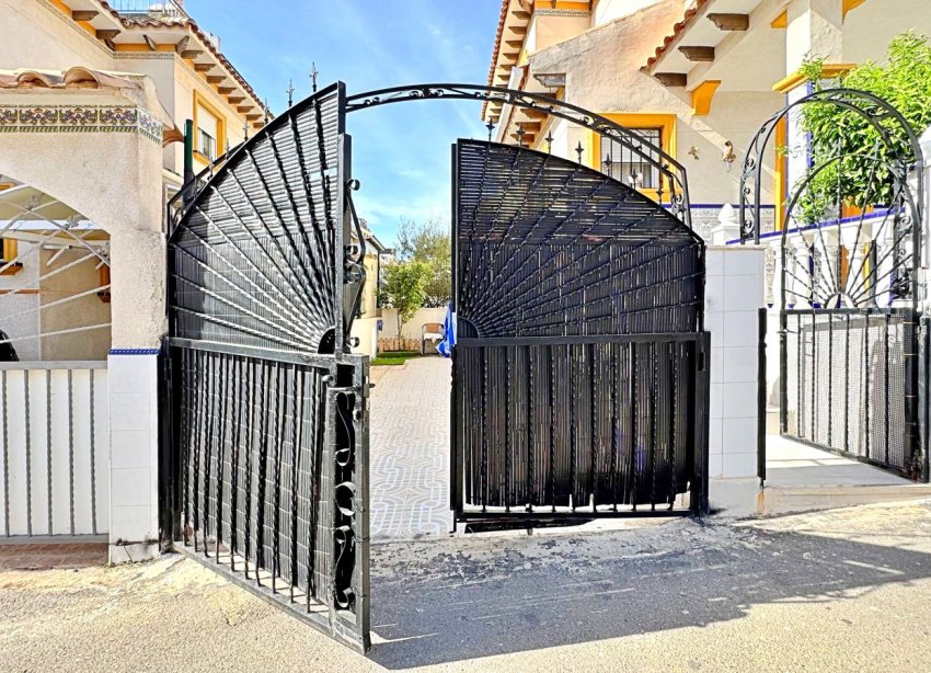 Resale - Terraced house / Townhouse - Orihuela Costa - La Campana