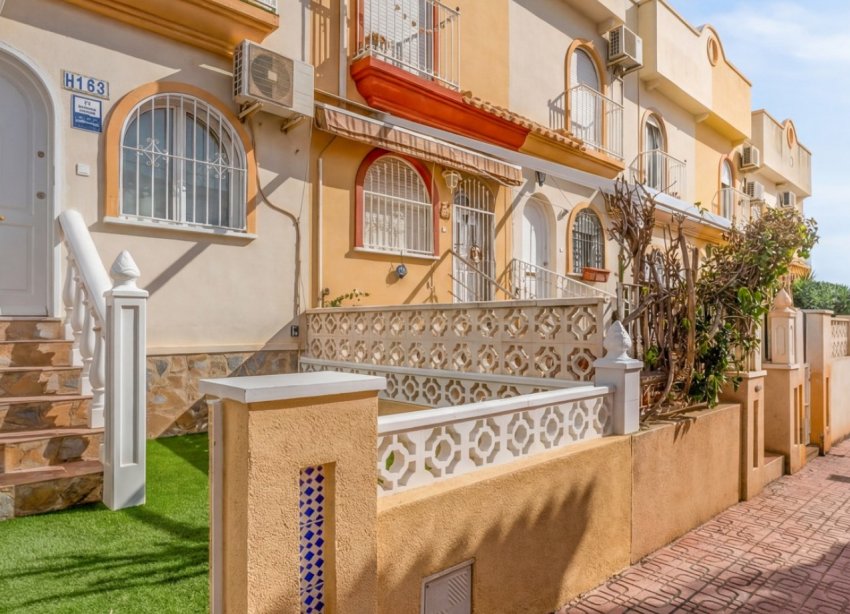 Resale - Terraced house / Townhouse - Orihuela Costa - La Florida